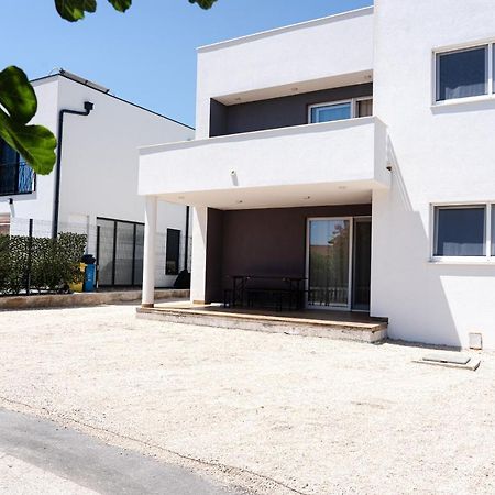Station 22 - Brand New Apartment With A Terrace And Private Parking Vir Exterior foto